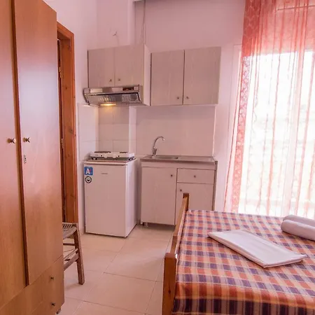 George Laz Rooms Nea Vrasna Exterior photo
