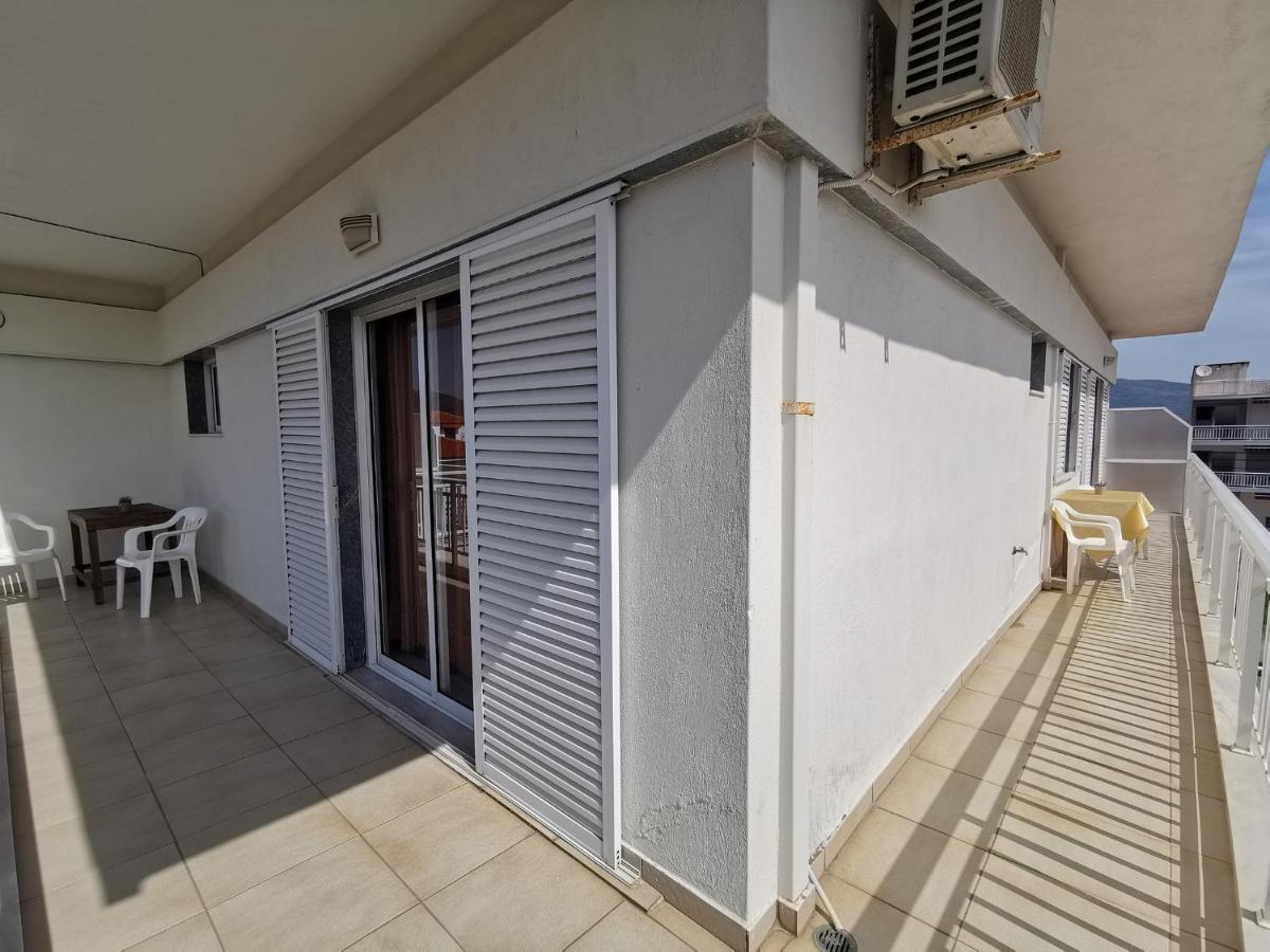 Apartment George Laz Nea Vrasna